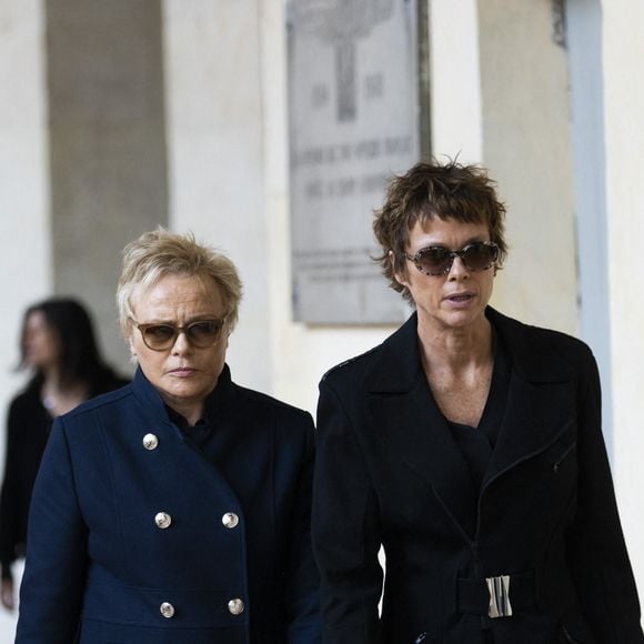 Muriel Robin et sa femme Anne Le Nen - Cérémonie d’hommage national à l’Hôtel national des Invalides en hommage à Michel Bouquet décédé le 13 avril 2022. Paris le 27 avril 2022. © JB Autissier / Panoramic / Bestimage