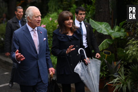 Le roi Charles III d'Angleterre et la maire de Paris, Anne Hidalgo visitent le marché aux fleurs du centre de Paris , France, le 21 septembre 2023, nommé d'après sa défunte Majesté la reine Elizabeth lors de sa visite d'État à Paris en 2014, le deuxième jour de sa visite d'État en France.