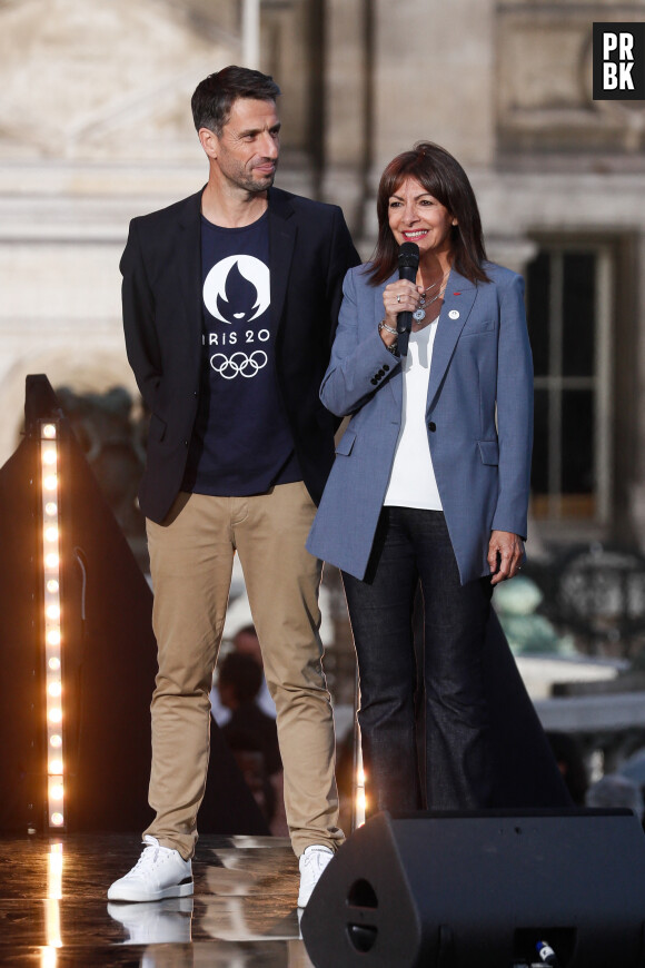 Exclusif - Tony Estanguet (pdt du Comité Olympique et paralympique), Anne Hidalgo (maire de Paris) - Enregistrement de l'émission "Paris 2024 le concert événement...dans un an les jeux" sur le parvis de l'Hôtel de Ville de Paris © Tiziano Da Silva-Christophe C