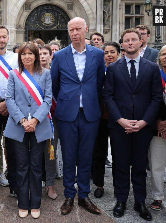 Une Minute de silence en hommage aux victimes des violences lors des émeutes à Paris et en France à l'hôtel de ville de Paris en présence de Anne Hidalgo et Clément Beaune le 3 jillet 2023.