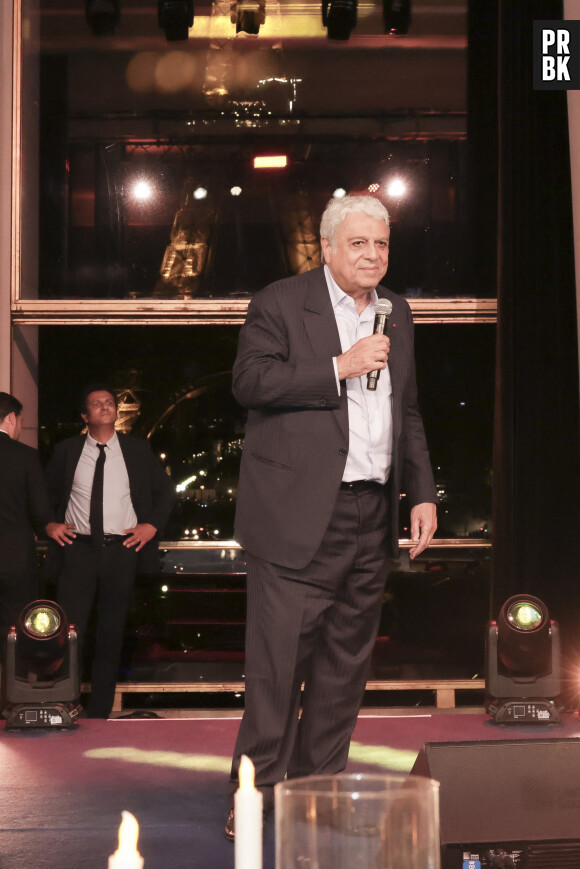 Exclusif - Enrico Macias lors de la soirée de gala de la chaine i24News à Chaillot - Théâtre national de la Danse, Paris le 5 septembre 2022. © Jack Tribeca / Bestimage 