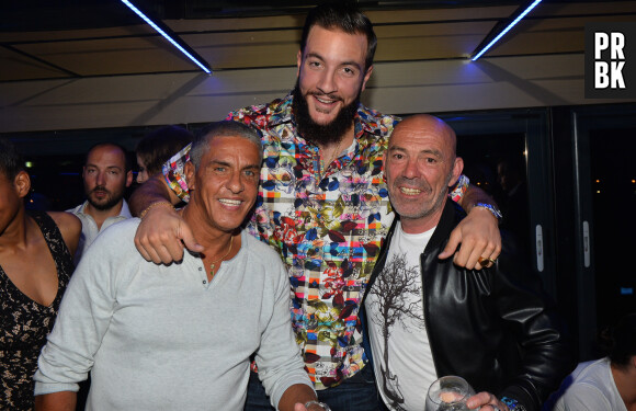 Exclusif - Samy Naceri, Joffrey Lauvergne ( joueur de basket NBA avec les San Antonio Spurs) et Philippe Corti - Showcase du groupe Kongas à la Villa Schweppes lors du 71ème Festival International du Film de Cannes le 17 mai 2018. ©Veeren/ Bestimage