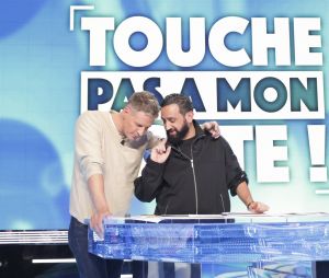 Exclusif - Matthieu Delormeau, Cyril Hanouna sur le plateau de l’émission TPMP (Touche Pas à Mon Poste) présentée en direct par C.Hanouna et diffusée sur C8 - Paris le 9 janvier 2023 - © Jack Tribeca / Bestimage