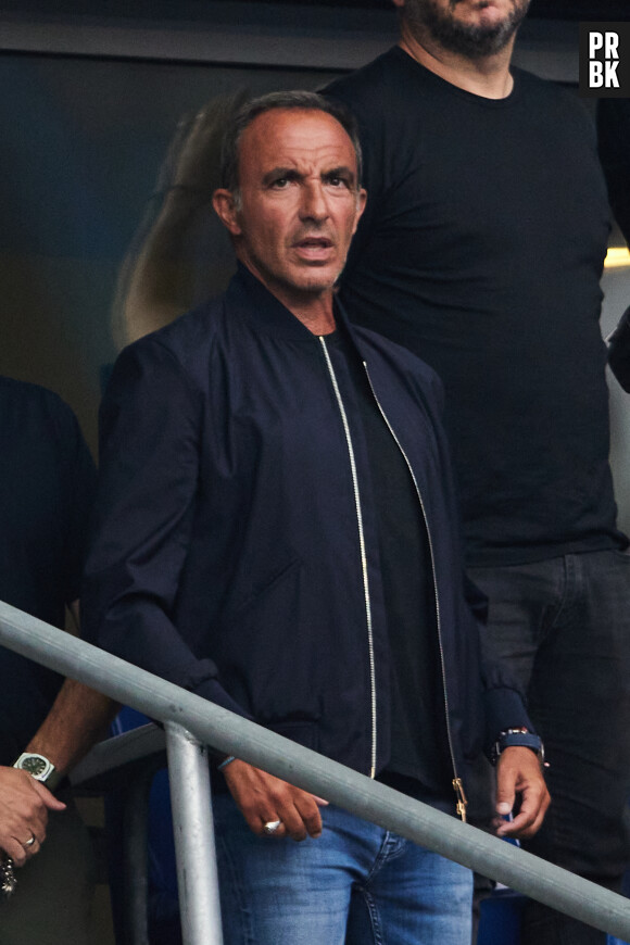 Nikos Aliagas - Célébrités dans les tribunes du match de football entre la France et la Grèce au Stade de France dans le cadre des éliminatoires pour l’Euro 2024, le 19 juin 2023. © Cyril Moreau/Bestimage