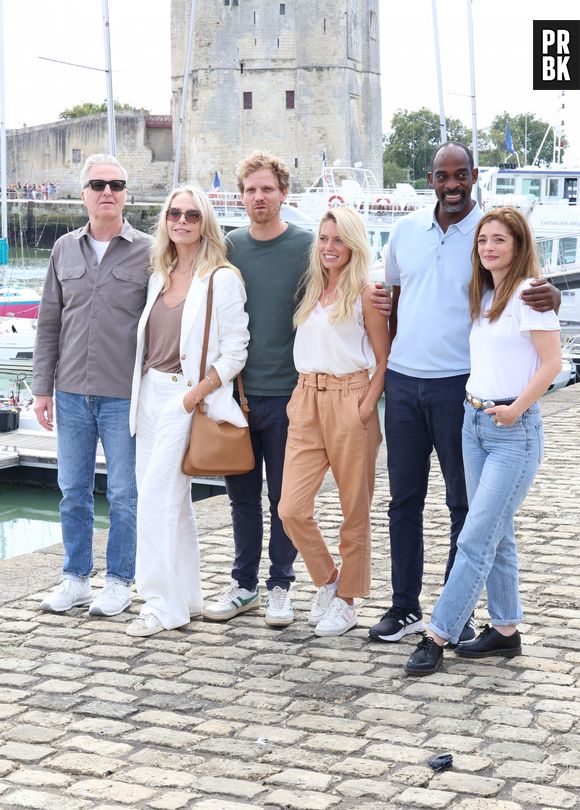 Yvon Back et Tonya Kinzinger, Gaela Le Devehat, Constantin Balsan, Aurore Delplace et Bibi Tanga pour le photocall de "Un si grand soleil" sur le port lors du 25eme anniversaire du Festival de la fiction de la Rochelle le 16 Septembre 2023 © Denis Guignebourg / Bestimage