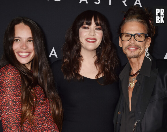 Steven Tyler avec ses filles Liv Tyler et Chelsea Tallarico Tyler enceinte à la première du film Ad Astra à Los Angeles, le 18 septembre 2019