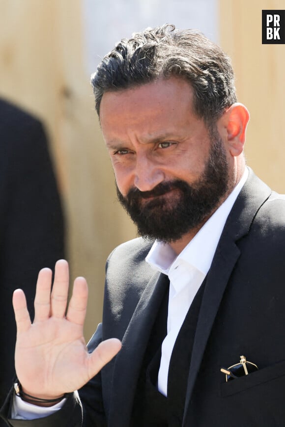 Cyril Hanouna - Sorties des obsèques de la chanteuse Régine au Crematorium du cimetière du Père-Lachaise à Paris. Le 9 mai 2022 © Jacovides-Moreau / Bestimage