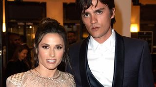 Affaire Alain Delon : Capucine Anav se mêle de la guerre du clan, "Pour avoir côtoyé la famille..."