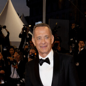 Tom Hanks - Descente des marches du film « Asteroid City » lors du 76ème Festival International du Film de Cannes, au Palais des Festivals à Cannes. Le 23 mai 2023 © Jacovides-Moreau / Bestimage