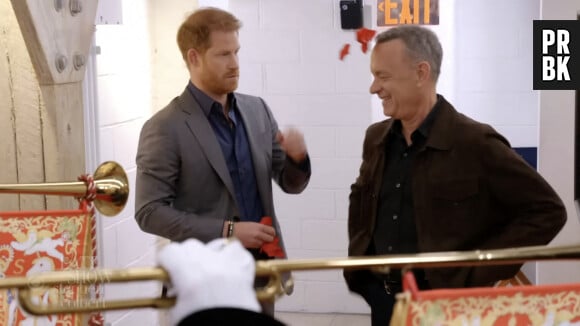 Le prince Harry rencontre Tom Hanks lors du tournage de l'émission "The Late Show With Stephen Colbert" à New York, le 12 janvier 2023. © JLPPA/CBS/Bestimage
