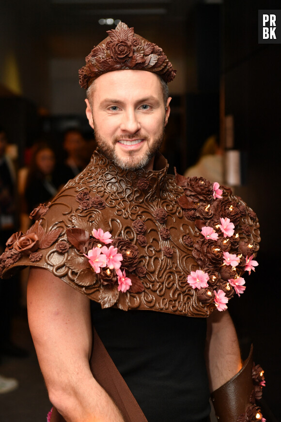 Christian Millette - Backstage et défilé d'ouverture du salon du chocolat 2023 à Paris porte de Versailles en faveur de l’association Mécénat Chirurgie Cardiaque le 27 octobre 2023. © Veeren / Perusseau / Bestimage  Backstage and opening parade of the Salon du Chocolat 2023 (chocolate fair) at Paris Porte de Versailles in aid of the Mécénat Chirurgie Cardiaque association on 27 October 2023. 