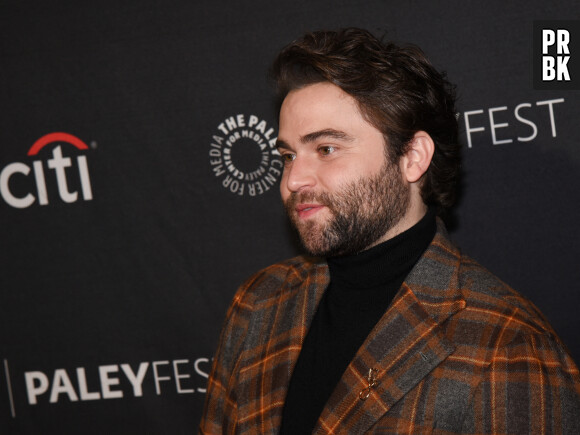 Jake Borelli. - Photocall de la série "Grey's Anatomy" lors du PaleyFest 2023 à Los Angeles, le 2 avril 2023.