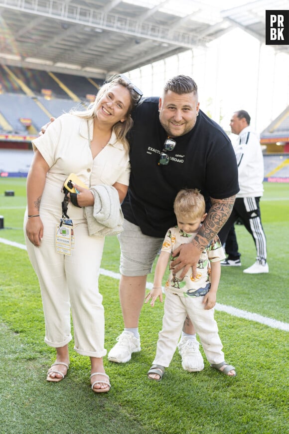 Exclusif - Daniela et Nico Capone et leur fils - 3ème édition de la rencontre de football caritative "Match des héros" entre le "RC Lens Légendes" et "L'équipe Unicef" au stade Bollaert-Delelis à Lens le 6 juin 2023. © Pierre Perusseau / Bestimage