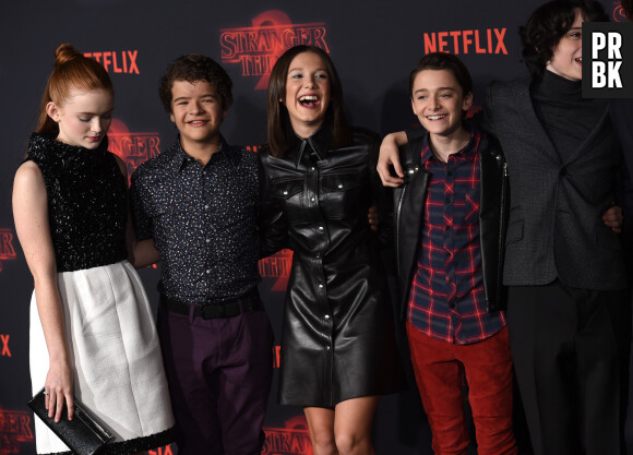 Sadie Sink, Gaten Matarazzo, Millie Bobby Brown, Noah Schnapp, Finn Wolfhard, Joe Keery à la première de "Stranger Things 2" au Westwood Theater à Los Angeles, le 26 octobre 2017. © Chris Delmas/Bestimage