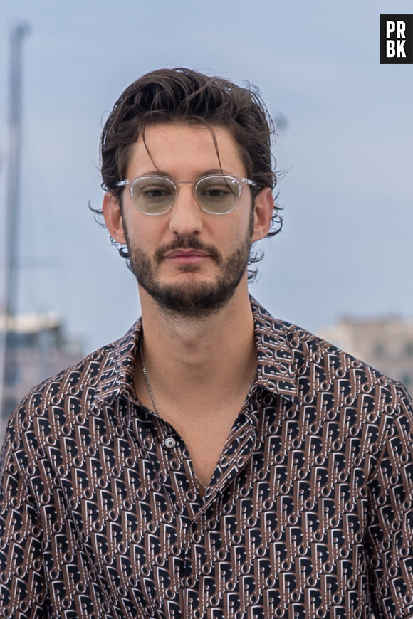 Pierre Niney au photocall de "Mascarade" lors du 75ème Festival International du Film de Cannes, le 28 mai 2022. © Olivier Borde / Bestimage 