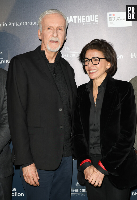 James Cameron et Rachida Dati, ministre de la Culture lors du Vernissage de l’exposition "L'Art de James Cameron" à La Cinémathèque française à Paris le 3 avril 2024 © Guirec Coadic / Bestimage