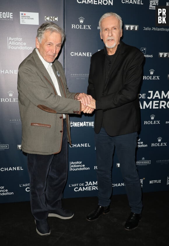 Costa Gavras et James Cameron - Vernissage de l’exposition "L'Art de James Cameron" à La Cinémathèque française à Paris le 3 avril 2024 © Guirec Coadic / Bestimage