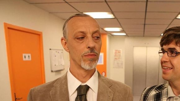 Kaamelott aurait pu être différente : cet acteur de Camera Café a refusé de jouer dans la série et il regrette, "Je m'en excuse auprès d'Alexandre Astier"