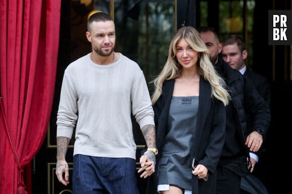 Liam Payne et sa copine Kate Cassidy à la sortie de l'hôtel La Réserve lors de la mode femme automne / hiver 2024-2025 lors de la Fashion Week de Paris (PFW), à Paris, France, le 2 mars 2024.
Liam Payne (ancien membre des One Direction) est mort à l'âge de 31 ans, victime d'un accident. Le chanteur, qui était accompagné de sa copine, Kate Cassidy, durant ses vacances en Argentine, aurait chuté du troisième étage en basculant par-dessus le balcon de sa chambre d'hôtel.