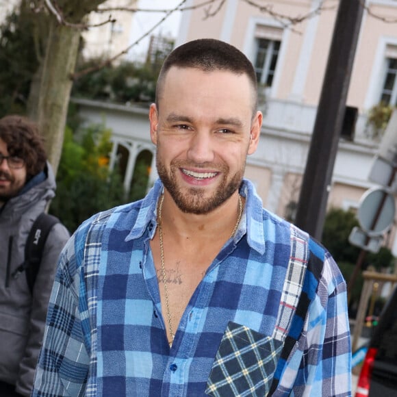 Liam Payne au côté de sa compagne Kate Cassidy arrivent à l'hôtel La Réserve lors de la mode femme automne / hiver 2024-2025 lors de la Fashion Week de Paris (PFW), à Paris, France, le 1er mars 2024.
Liam Payne (ancien membre des One Direction) est mort à l'âge de 31 ans, victime d'un accident. Le chanteur, qui était accompagné de sa copine, Kate Cassidy, durant ses vacances en Argentine, aurait chuté du troisième étage en basculant par-dessus le balcon de sa chambre d'hôtel.