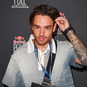 Liam Payne au Red Bull Pole Position VIP durant le British Grand Prix 2023
Liam Payne (ancien membre des One Direction) est mort à l'âge de 31 ans, victime d'un accident. Le chanteur, qui était accompagné de sa copine, Kate Cassidy, durant ses vacances en Argentine, aurait chuté du troisième étage en basculant par-dessus le balcon de sa chambre d'hôtel.