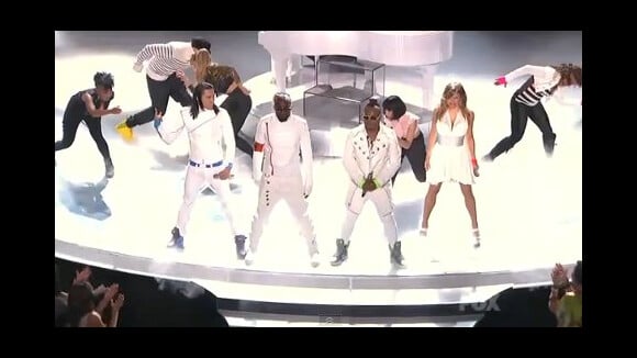 Black Eyed Peas pour le Japon ...VIDEO ... un hommage musical en live