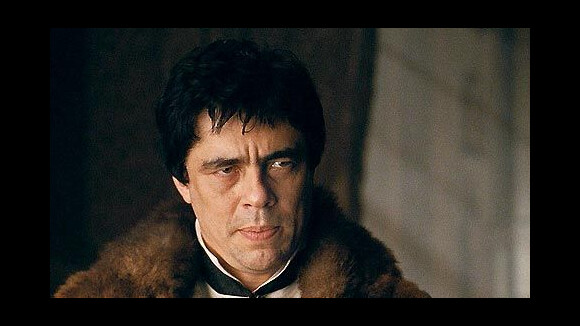 Benicio Del Toro ... Rod Stewart est en colère contre lui