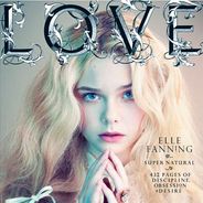 Elle Fanning : En couverture de Love, elle débute sa carrière de mannequin (PHOTO)