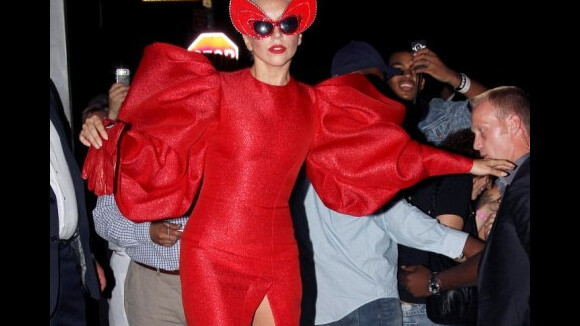 PHOTOS - Lady Gaga : encore une excentricité vestimentaire