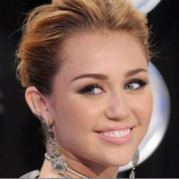 Miley Cyrus en culotte (PHOTOS) ... un nouveau buzz après &#039;&#039;Scarlett Johansson nue&#039;&#039;