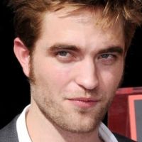 Twilight 4 : Robert Pattinson beaucoup moins prude qu’Edward (VIDEO)