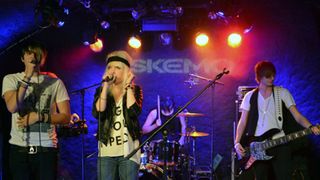 EXCLU : Purefans Session du groupe Eskemo, le live d'Oublie Moi avec Kinnie Lane (VIDEO)