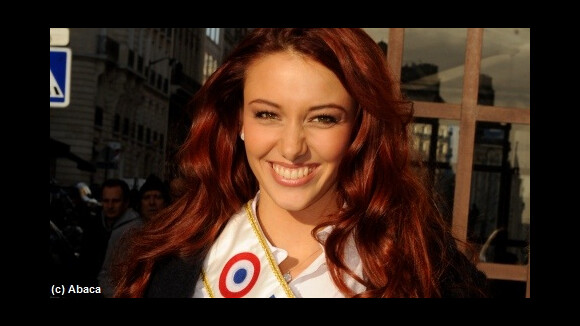 Miss France 2012 : Delphine Wespiser aime l’objectif des photographes (VIDEO)