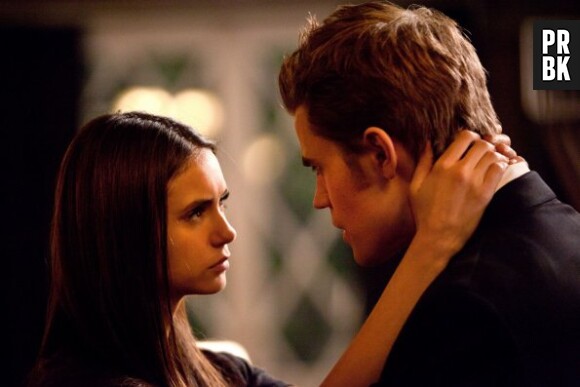 Elena et Stefans dans Vampire Diaries saison 2