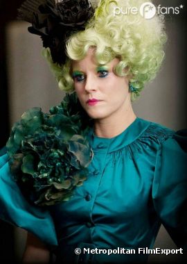 Elizabeth Banks joue Effie dans Hunger Games