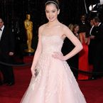 Hailee Steinfeld en larmes à la fin de Roméo et Juliette !