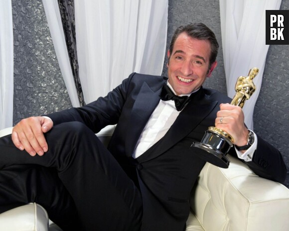 Jean Dujardin visiblement très fier de son Oscar