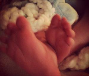 Les pieds de Luca Cruz, le fils d'Hilary Duff