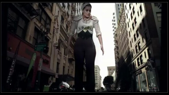 Nelly Furtado : Big Hoops (Bigger the Better), un clip de géante !