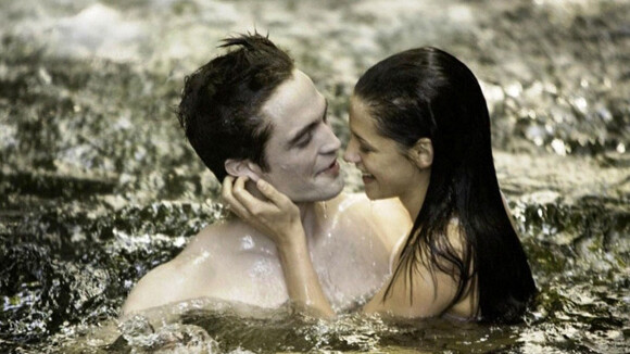 Twilight 4 partie 2 : "Bella et Edward veulent juste ba*ser"