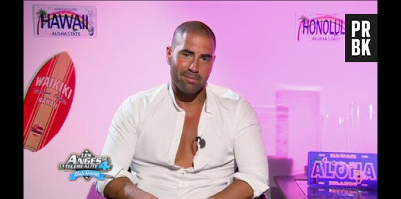 Sofiane commercialise "Dingue de toi", sa déclaration d'amour à Nabila !