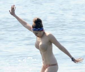 Elizabeth Olsen s'amuse comme elle peut !