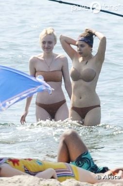 Dakota Fanning et Elizabeth Olsen osent le bikini pour le tournage de leur prochain film !