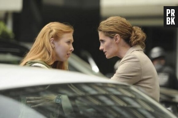 Alexis et Beckett dans un épisode de la saison 4 de Castle