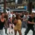 Shy'm nous avait déjà surpris dans son flash mob' Gare de Lyon, avec son ancien partenaire de Danse avec les stars !