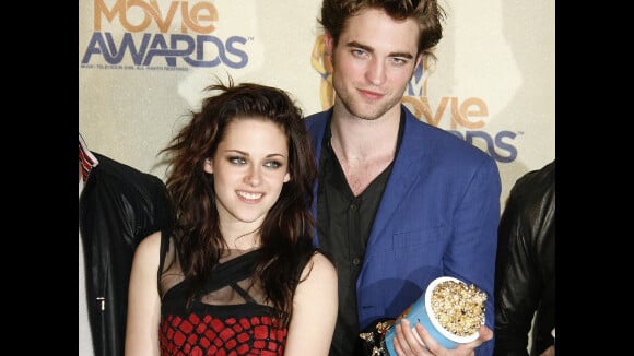 Robert Pattinson : les Twittos sont vénères qu'il se retape Kristen Stewart !