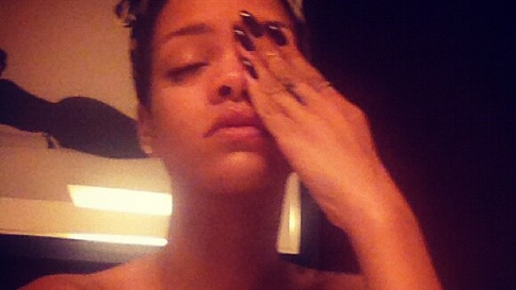 Rihanna : en mode topless sur Twitter ! Encore une attention pour Chris Brown ?