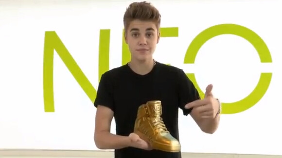 Justin Bieber superstar : nouvelle égérie en or de Neo Adidas ! (VIDEO)