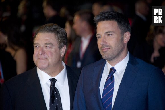 John Goodman et Ben Affleck sur le tapis rouge londonien d'Argo