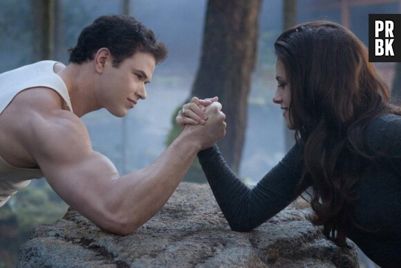 Bella vs Emmett s'affrontent dans Twilight 5